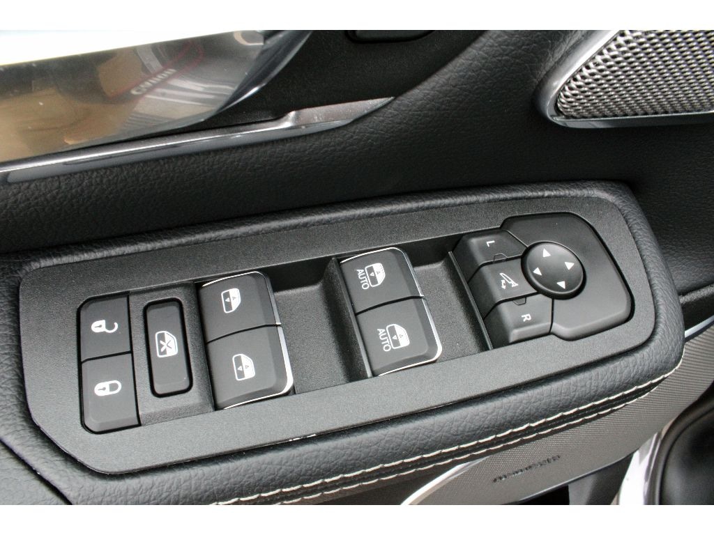 New 2026 Ram 1500 LARAMIE CREW CAB 4X4 5'7 BOX Pickup