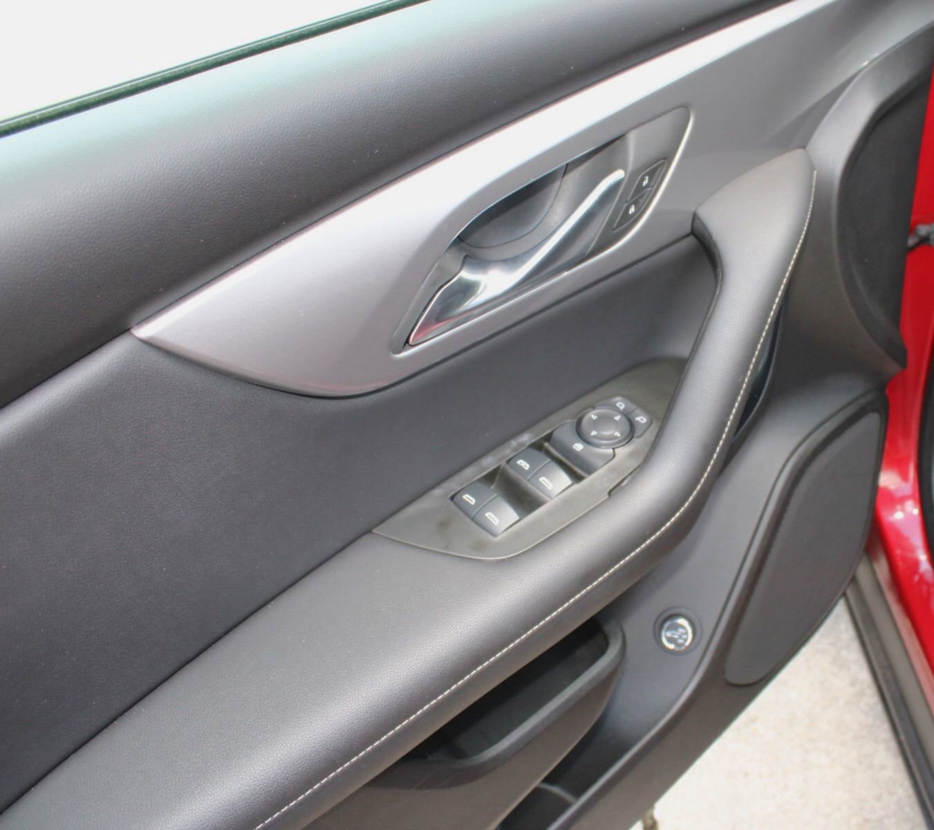 2024 Chevrolet Blazer 2LT photo 3