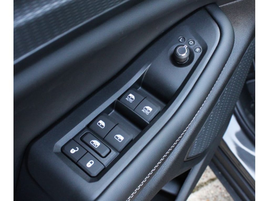 New 2026 Jeep Grand Cherokee LAREDO X 4X2 Sport Utility