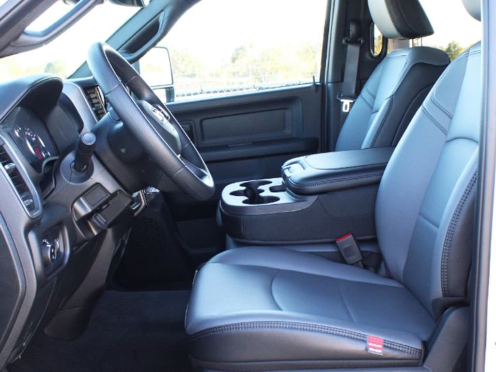 New 2026 Ram 2500 TRADESMAN CREW CAB 4X4 8' BOX Pickup