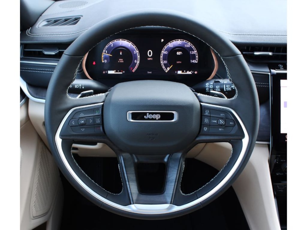 New 2025 Jeep Grand Cherokee LIMITED 4X4 Sport Utility