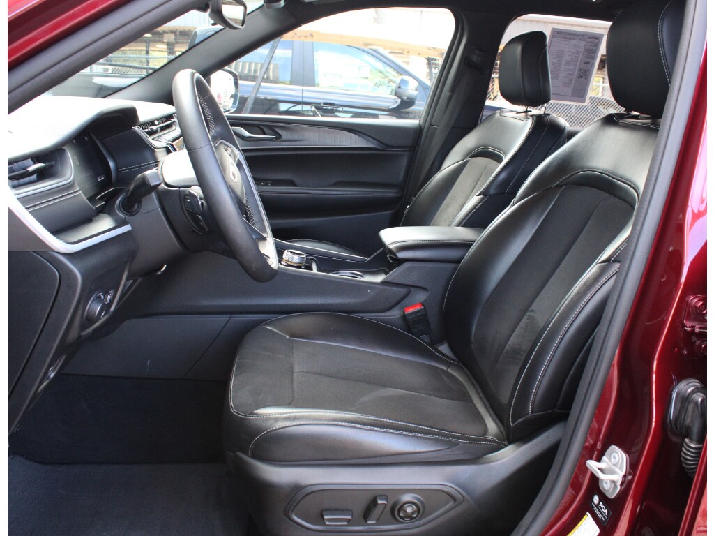 Used 2024 Jeep Grand Cherokee Altitude Sport Utility
