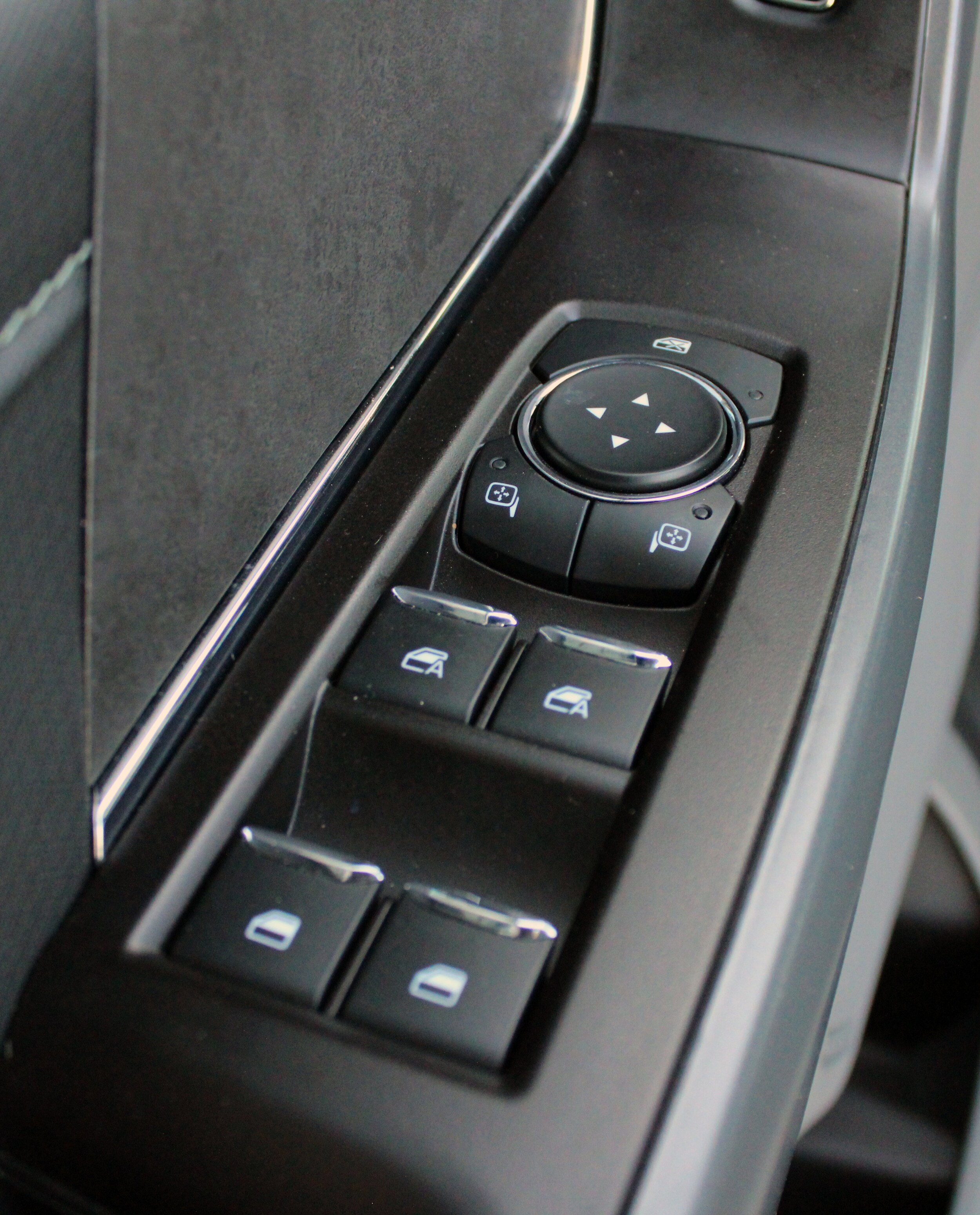 2024 Ford F-150 XLT photo 3