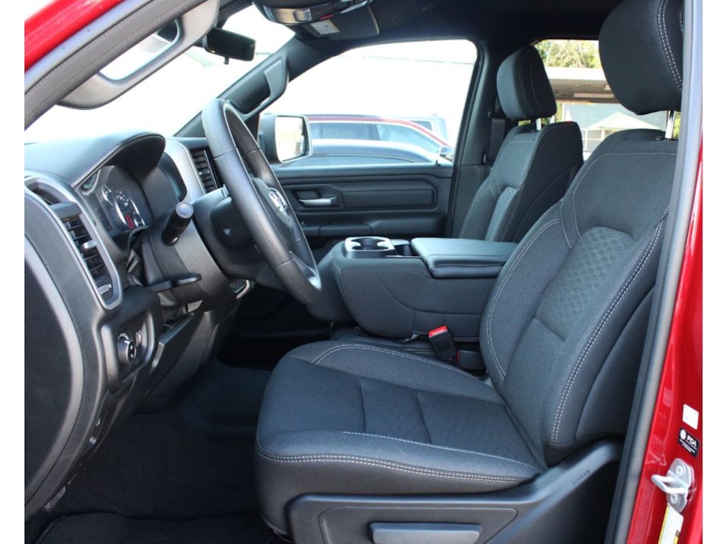 New 2026 Ram 1500 EXPRESS CREW CAB 4X2 5'7 BOX Pickup