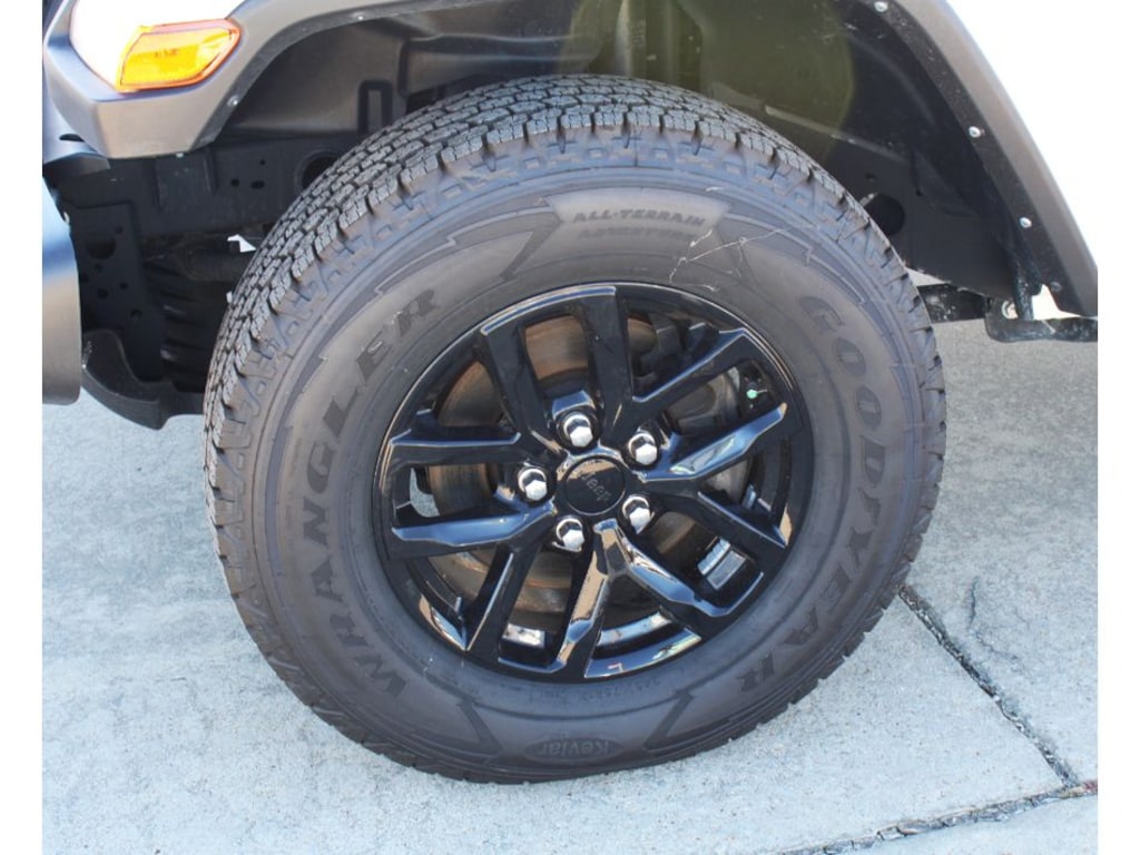 Used 2023 Jeep Gladiator Sport S Crew Cab