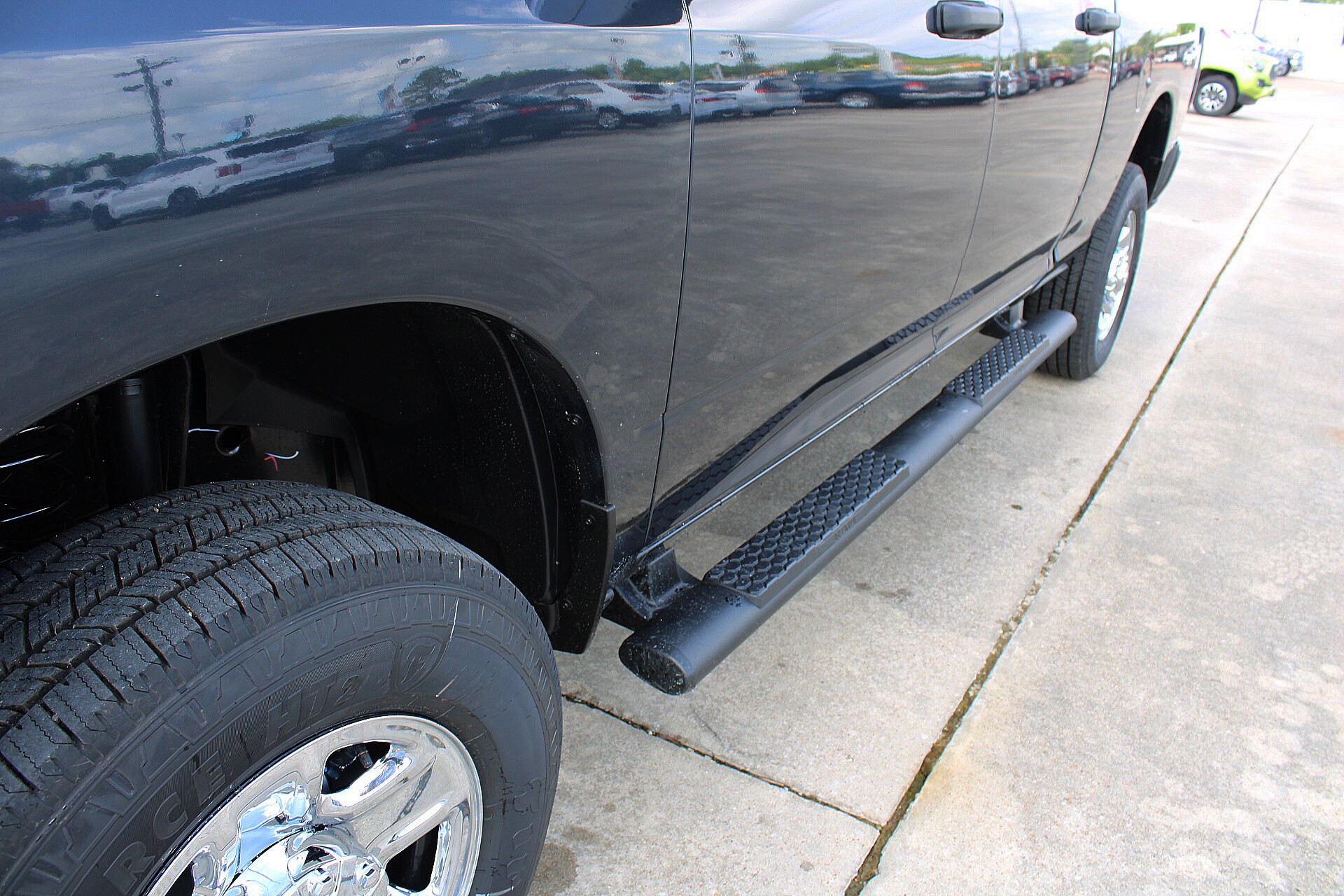 2025 Ram 2500 Tradesman photo 2