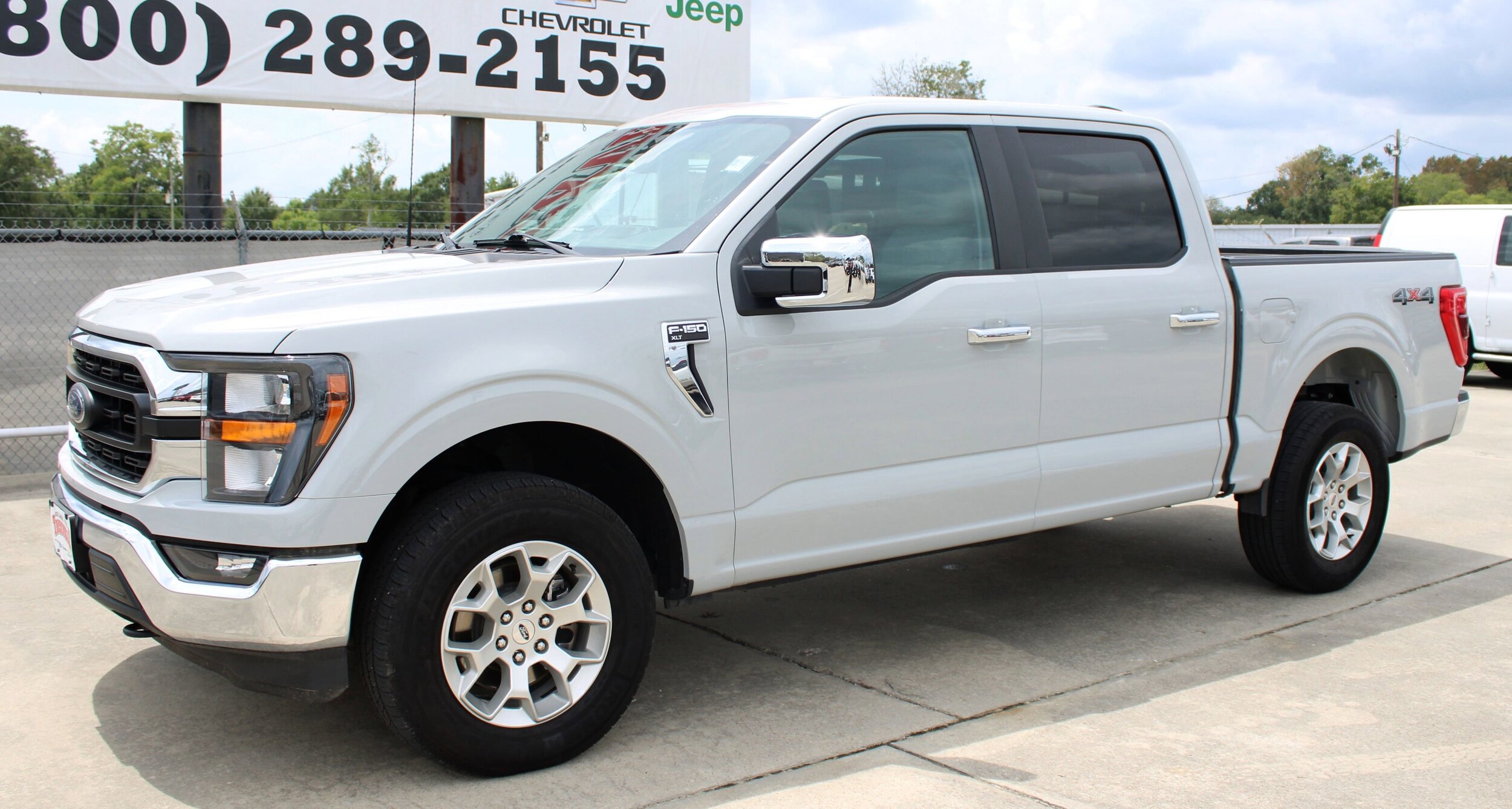 2023 Ford F-150 XLT photo 2