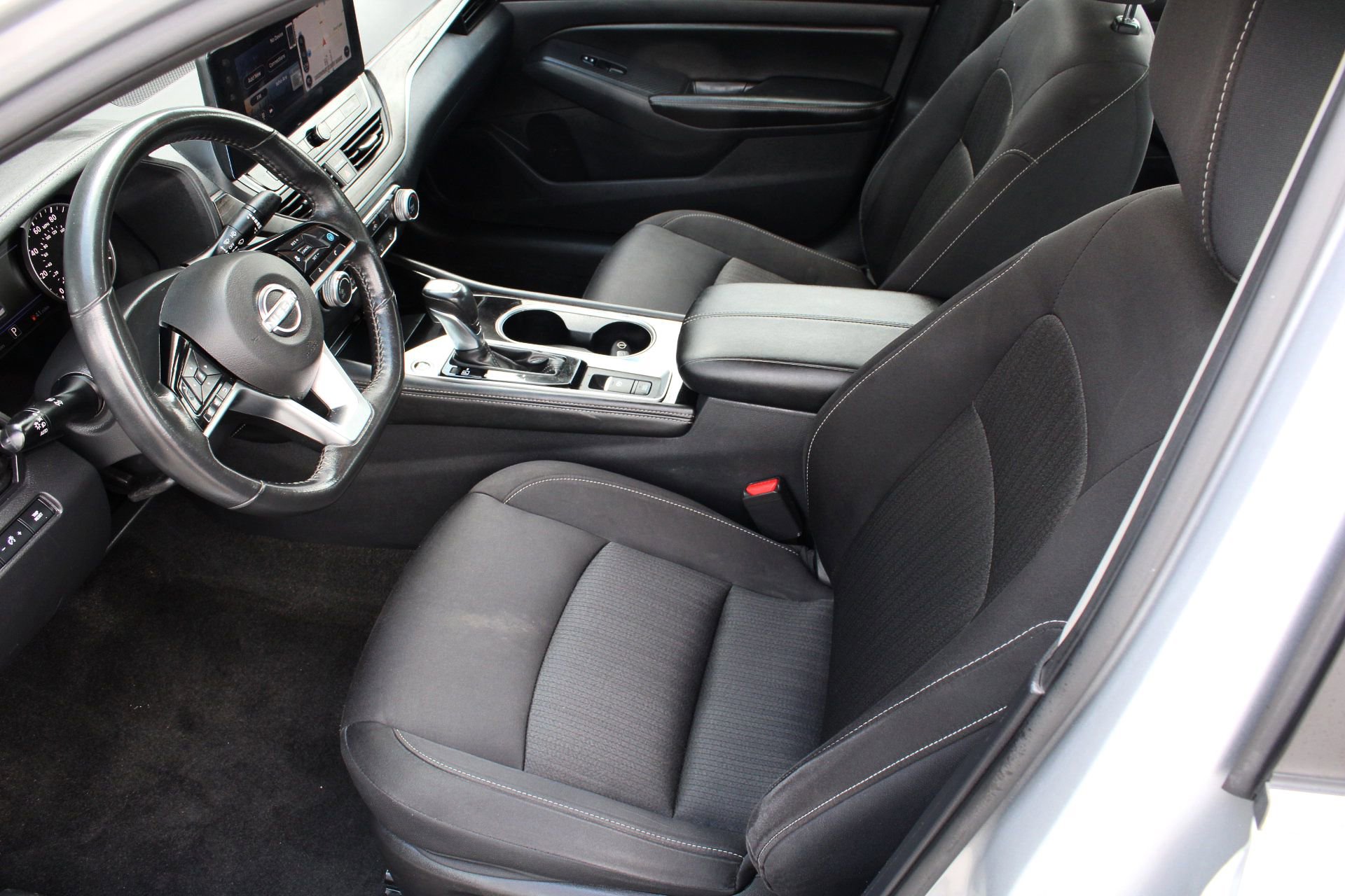 2024 Nissan Altima 2.5 SV photo 3