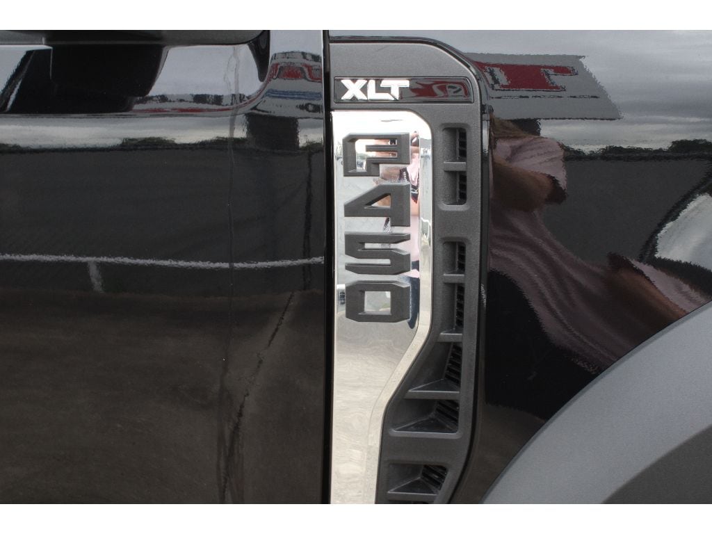 Used 2025 Ford F-450 XLT Crew Cab