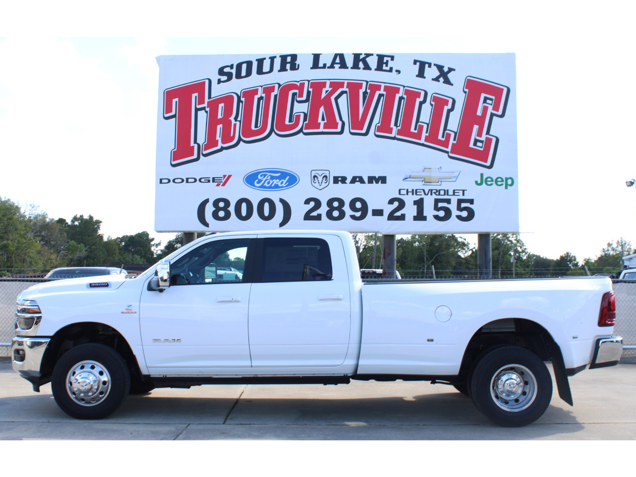 2027 Ram 3500 LARAMIE CREW CAB 4X4 8' BOX Pickup