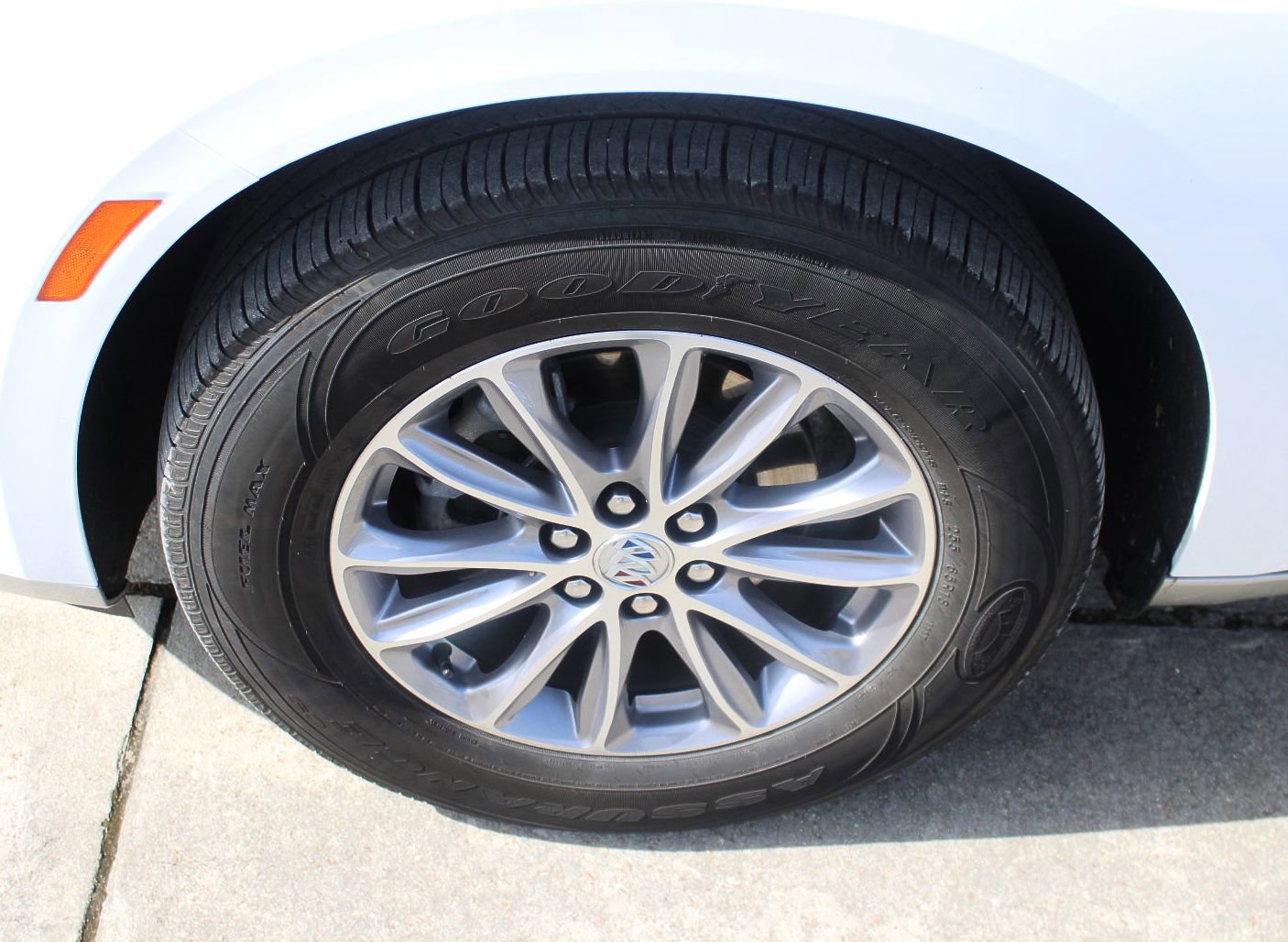 2024 Buick Enclave Premium photo 3