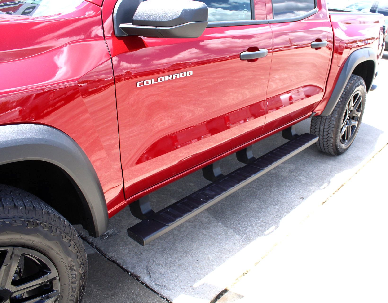 2024 Chevrolet Colorado Trail Boss photo 2