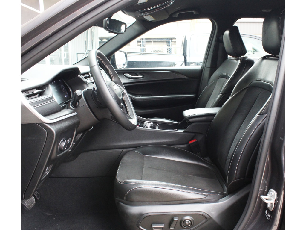 Used 2024 Jeep Grand Cherokee Altitude Sport Utility