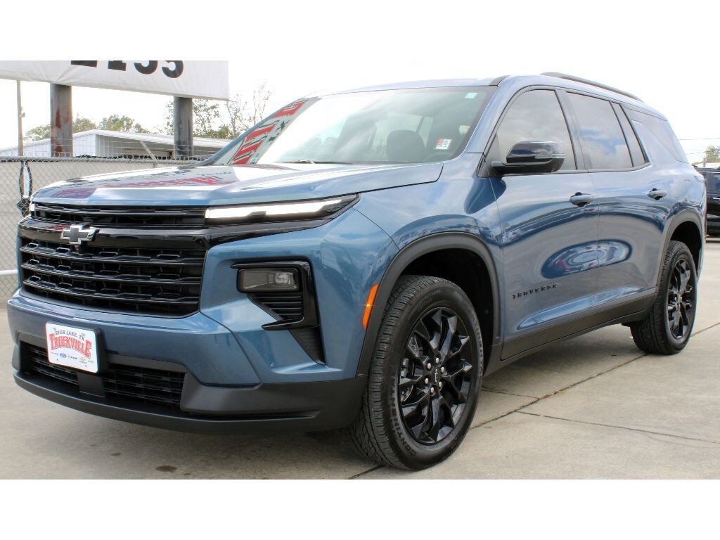Used 2025 Chevrolet Traverse FWD LT Sport Utility