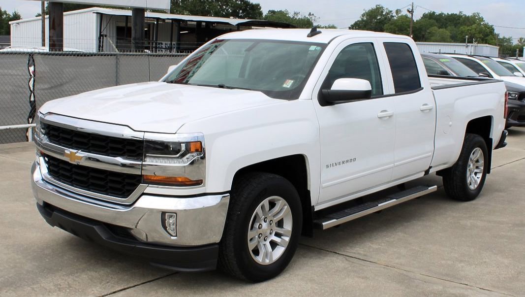 Used 2018 Chevrolet Silverado 1500 LT with VIN 1GCRCREC0JZ115152 for sale in Sour Lake, TX