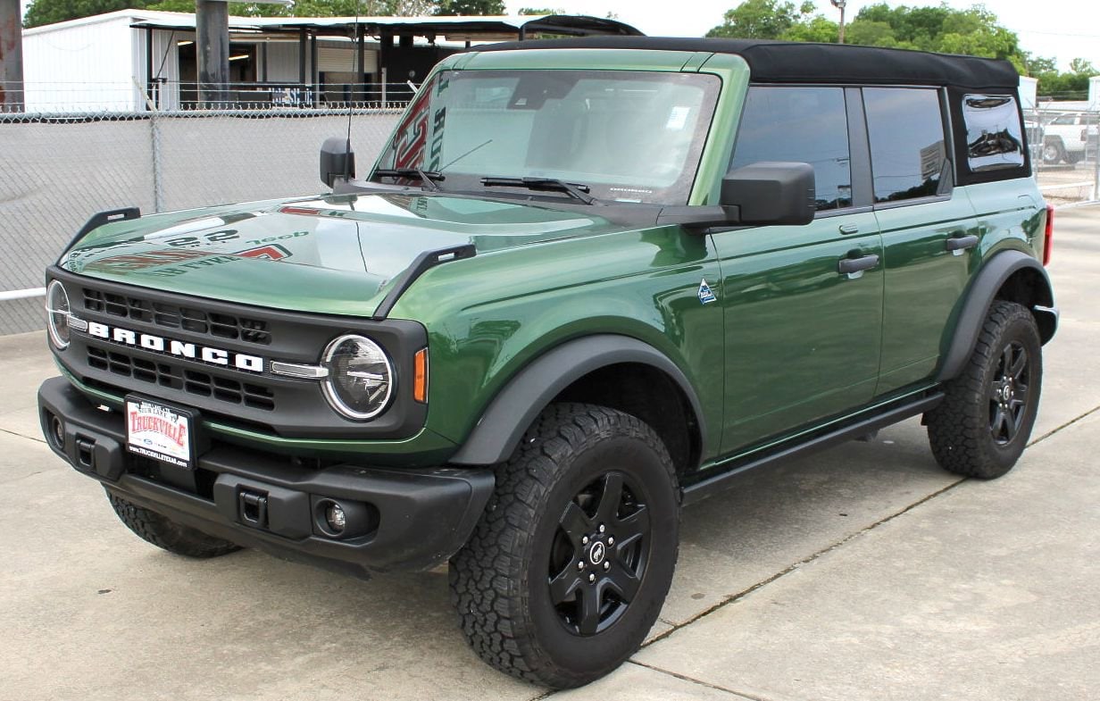 Used 2023 Ford Bronco 4-Door Black Diamond with VIN 1FMEE5BP4PLB12500 for sale in Sour Lake, TX