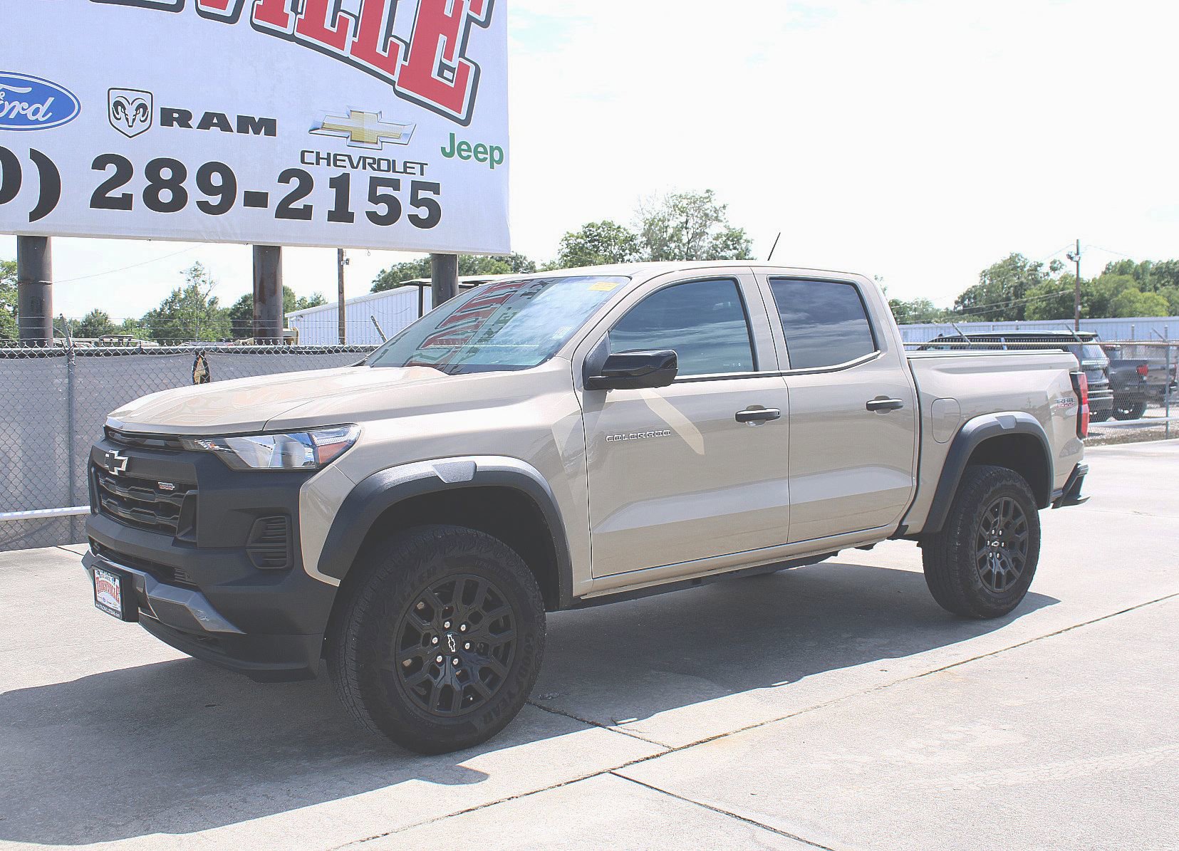 2023 Chevrolet Colorado Trail Boss photo 2