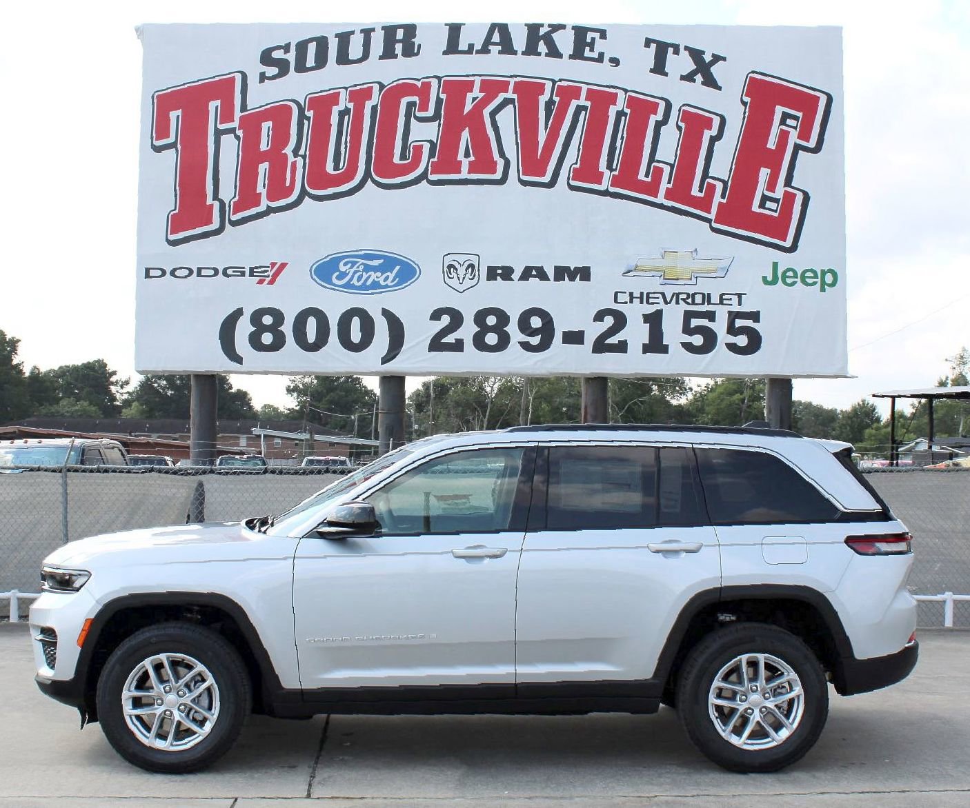 2025 Jeep Grand Cherokee LAREDO X 4X2