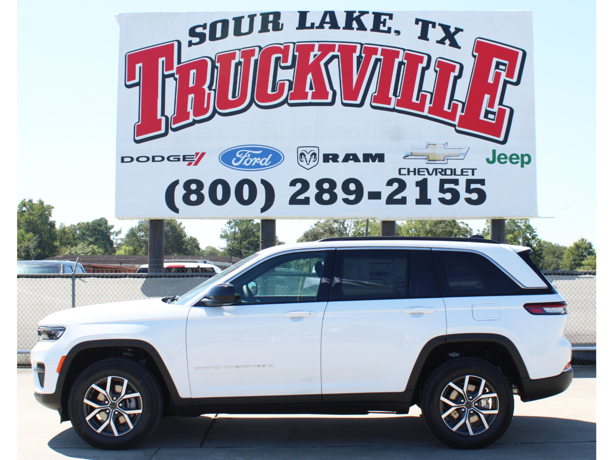 2027 Jeep Grand Cherokee LAREDO X 4X2 Sport Utility