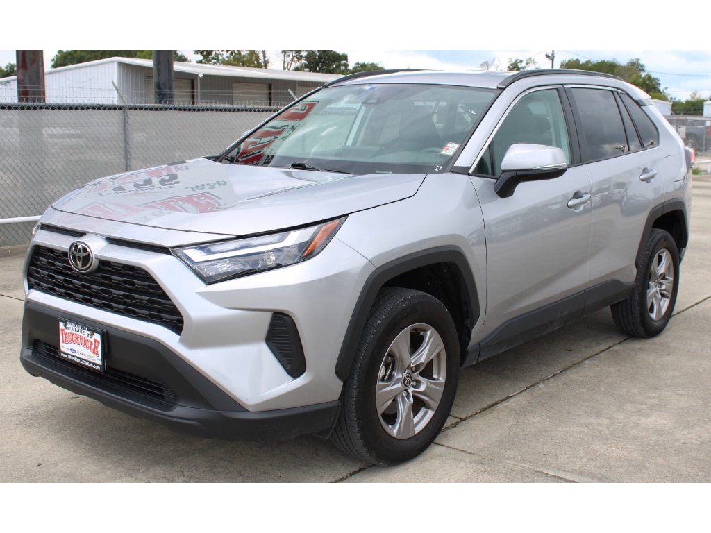 Used 2025 Toyota RAV4 XLE Sport Utility