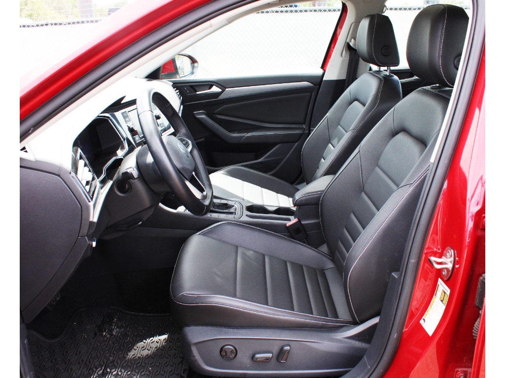 Used 2022 Volkswagen Jetta SE Sedan