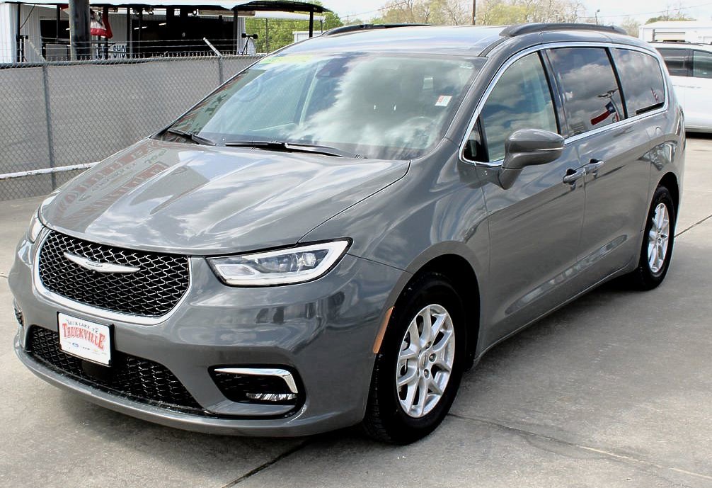 Used 2022 Chrysler Pacifica Touring L with VIN 2C4RC1BG7NR133379 for sale in Sour Lake, TX