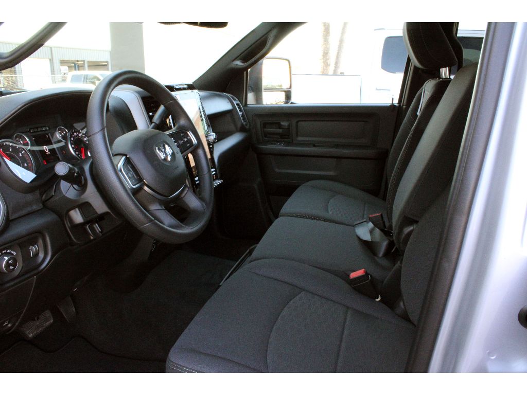 2026 RAM 3500 Tradesman - Photo 6