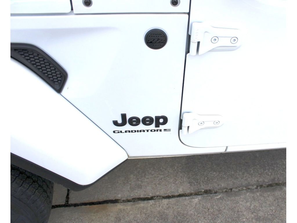 Used 2023 Jeep Gladiator Sport S Crew Cab