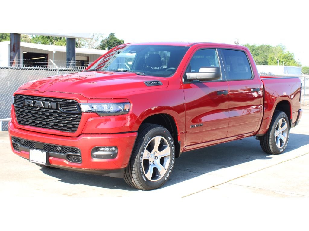 New 2026 Ram 1500 EXPRESS CREW CAB 4X2 5'7 BOX Pickup