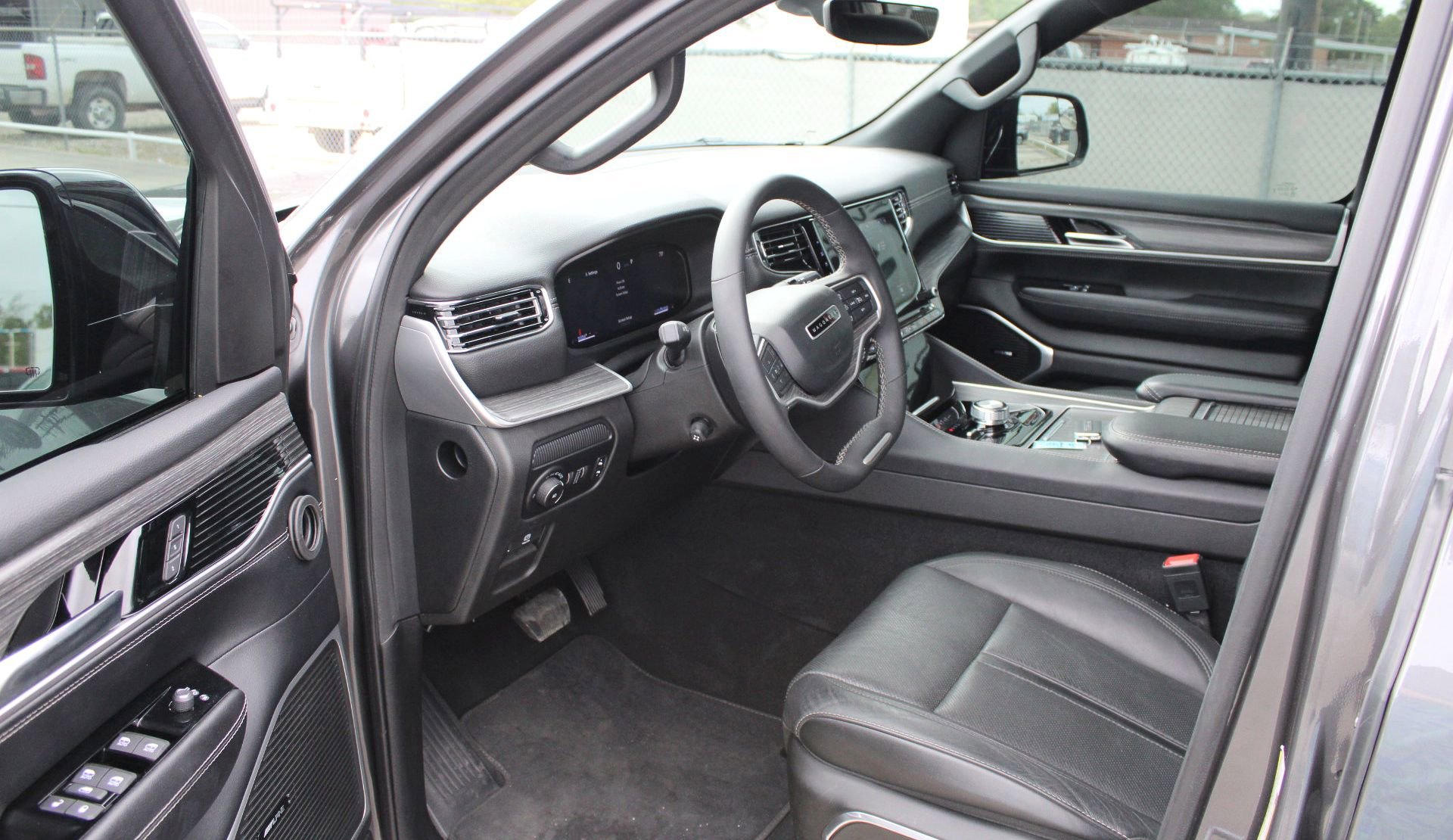 2023 Jeep Wagoneer Series II photo 4