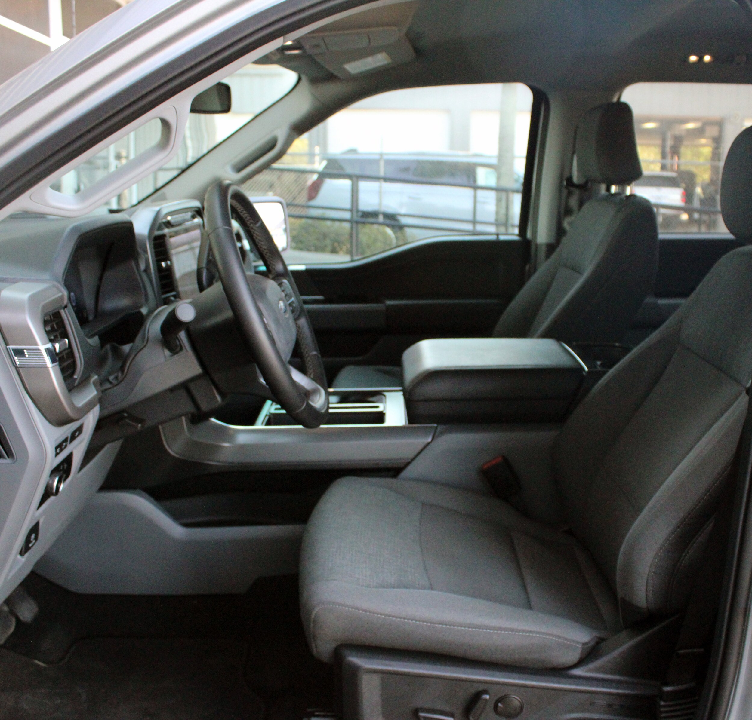 2024 Ford F-150 XLT photo 4