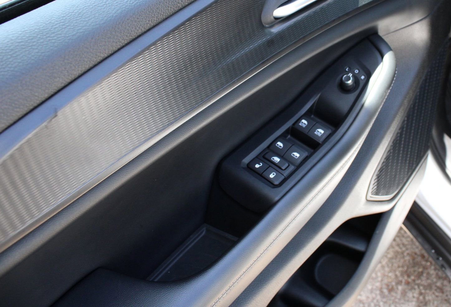 2023 Jeep Grand Cherokee Altitude photo 3