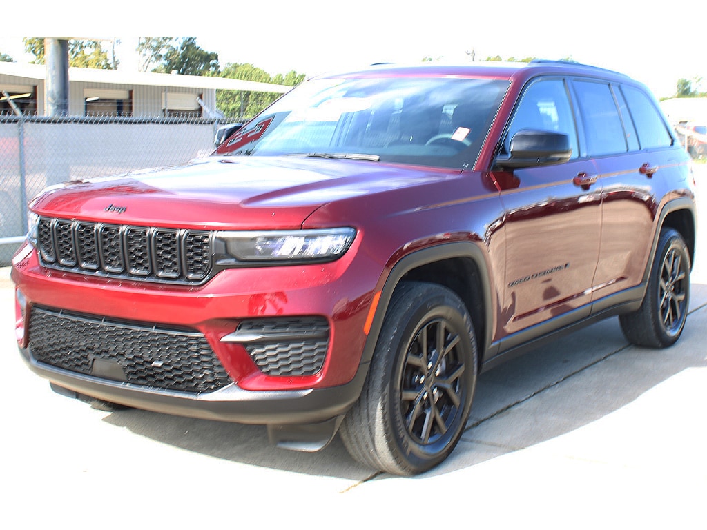 Used 2024 Jeep Grand Cherokee Altitude Sport Utility