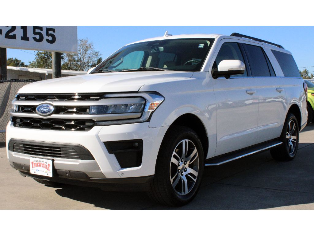 2022 Ford Expedition MAX XLT photo 2
