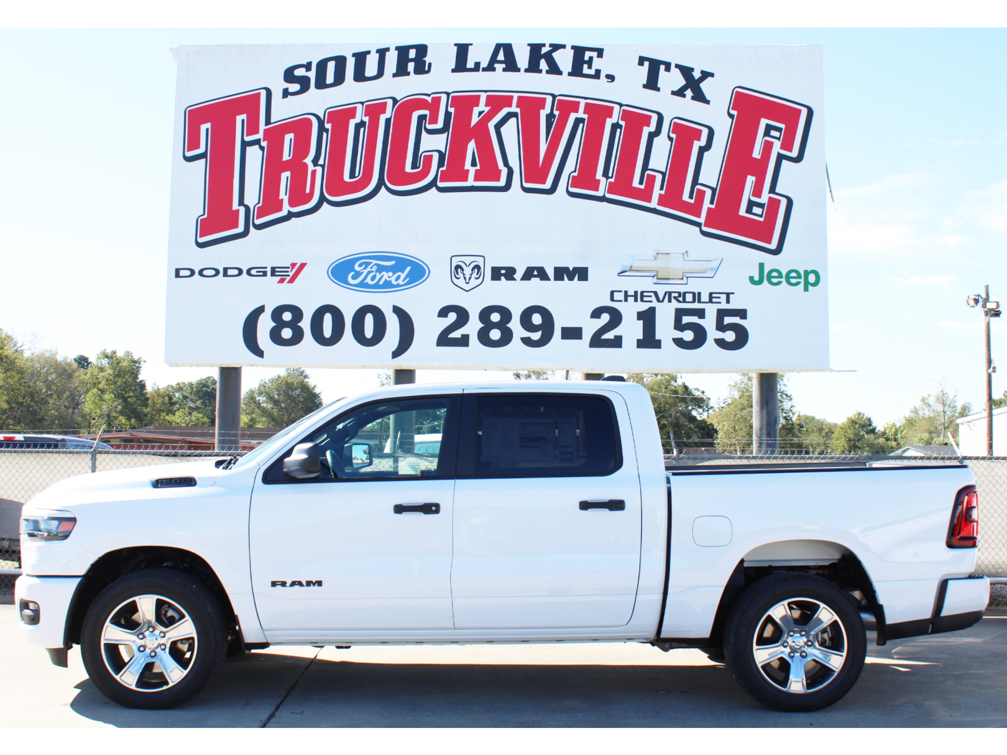 2027 Ram 1500 EXPRESS CREW CAB 4X2 5'7 BOX Pickup