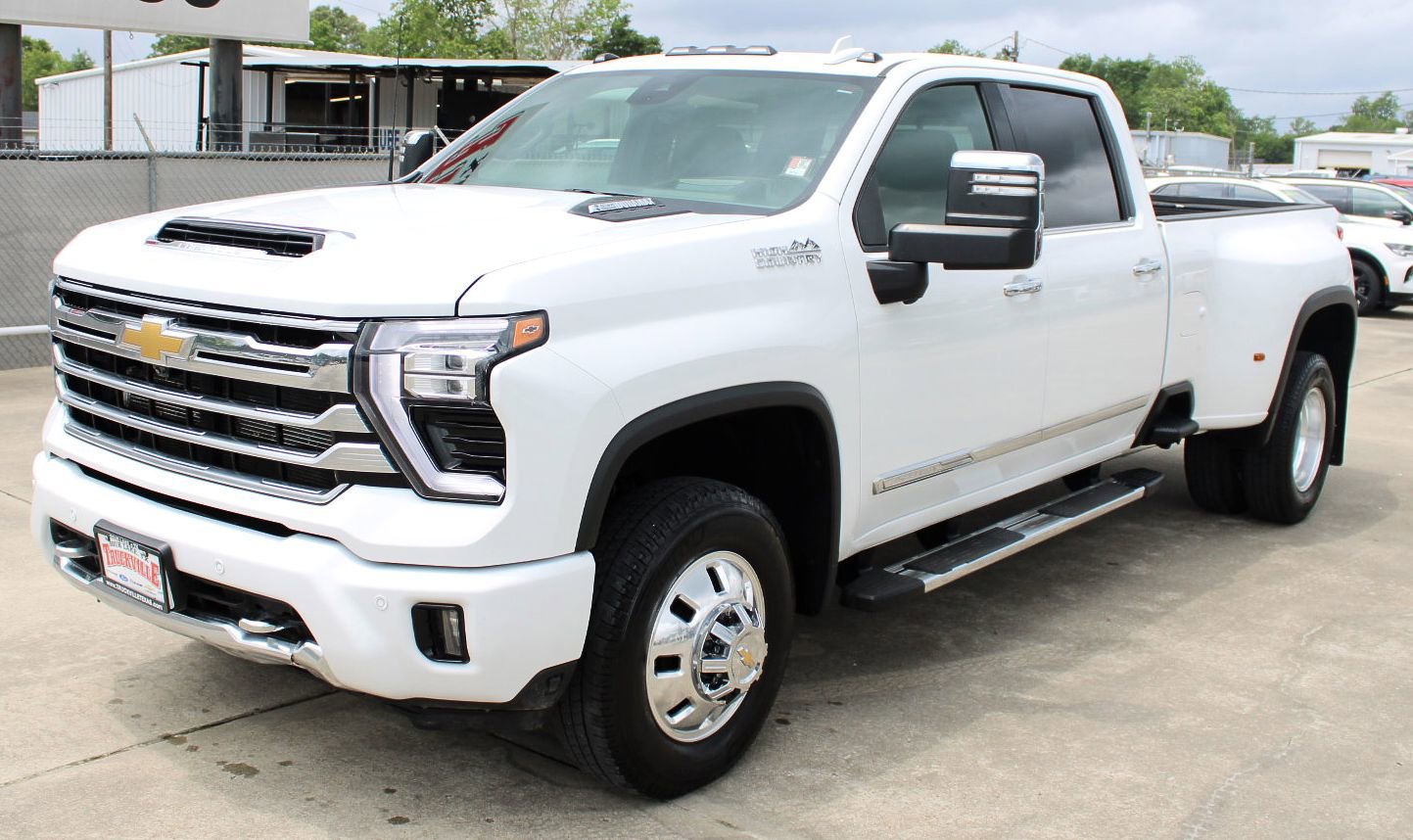 Used 2024 Chevrolet Silverado 3500HD High Country with VIN 1GC4YVEY5RF110428 for sale in Sour Lake, TX