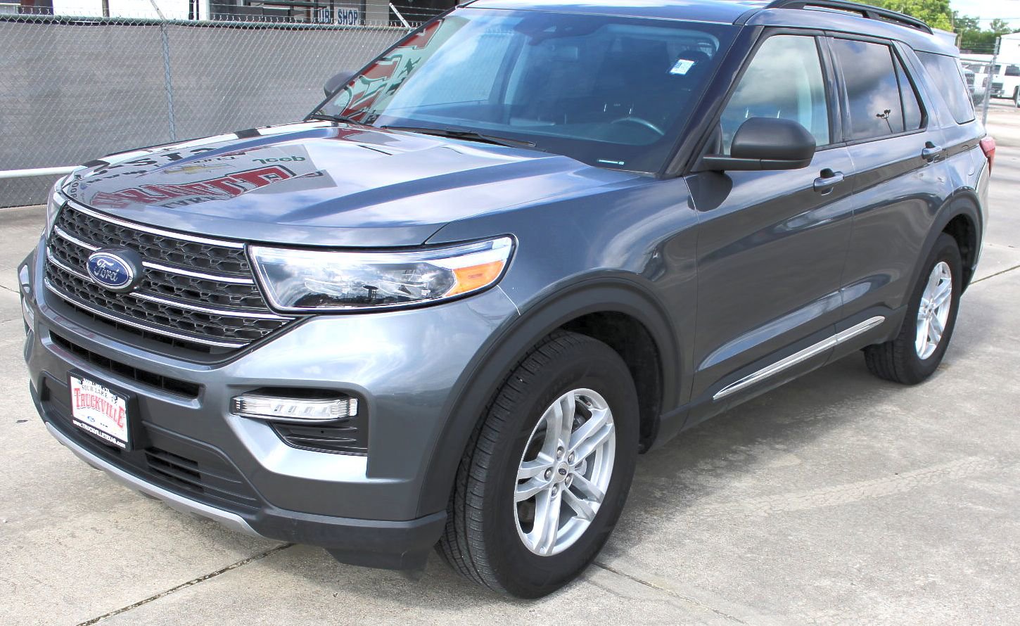 Used 2022 Ford Explorer XLT with VIN 1FMSK8DH6NGB05038 for sale in Sour Lake, TX
