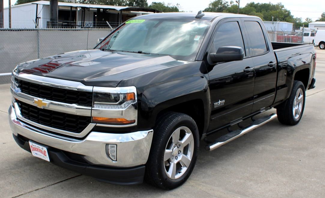 Used 2018 Chevrolet Silverado 1500 LT with VIN 1GCRCREC4JZ349083 for sale in Sour Lake, TX