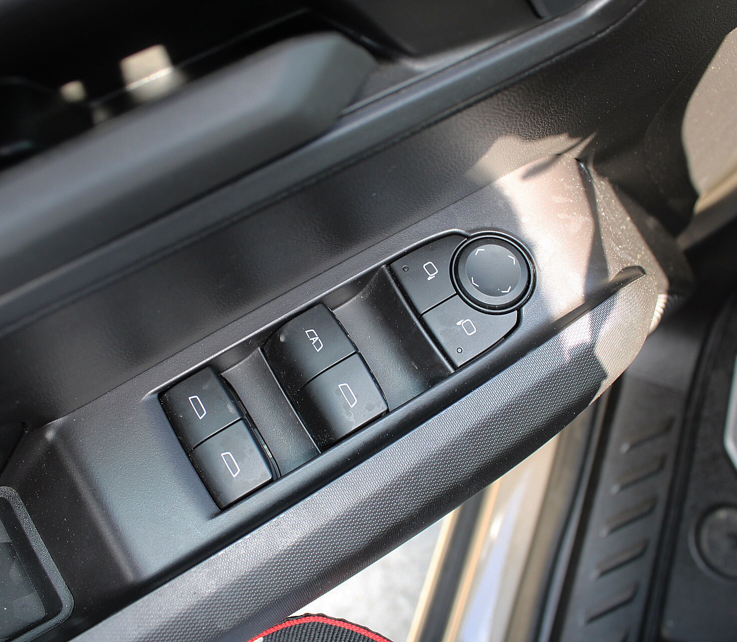 2023 Chevrolet Colorado Trail Boss photo 3