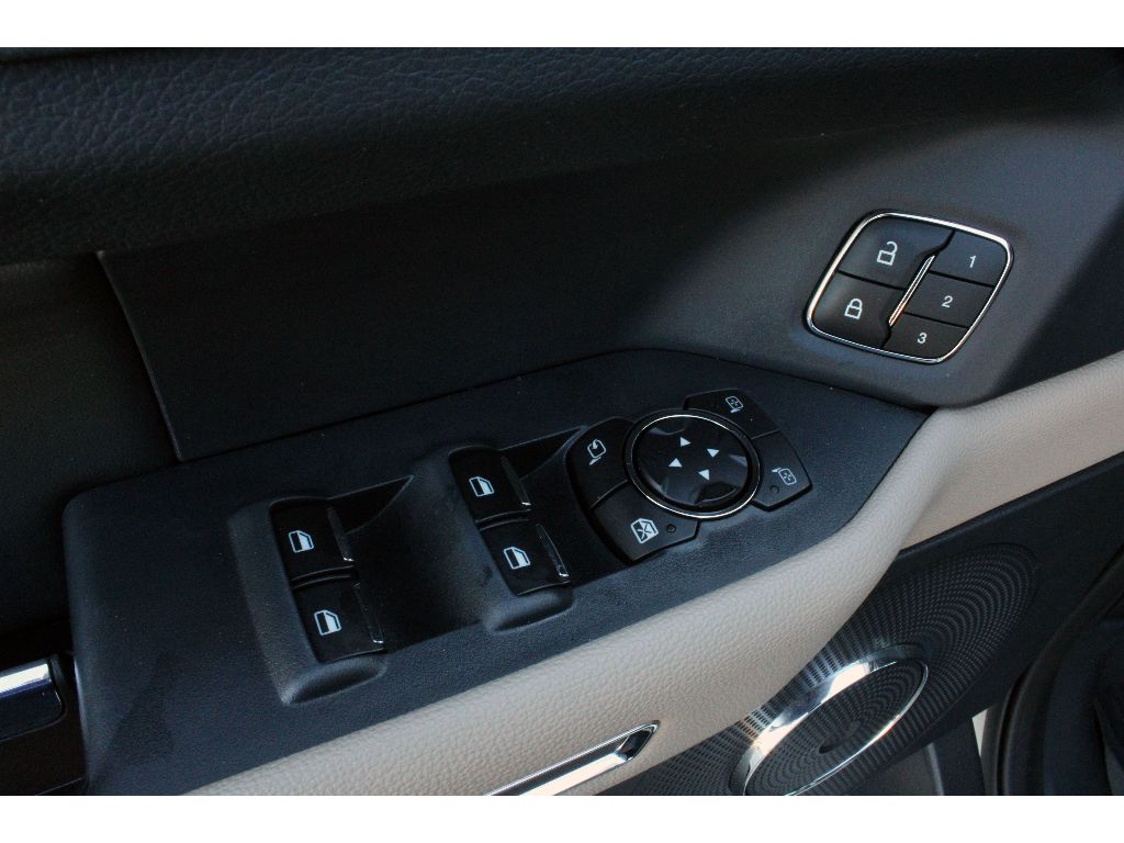 2022 Ford Expedition MAX XLT photo 3