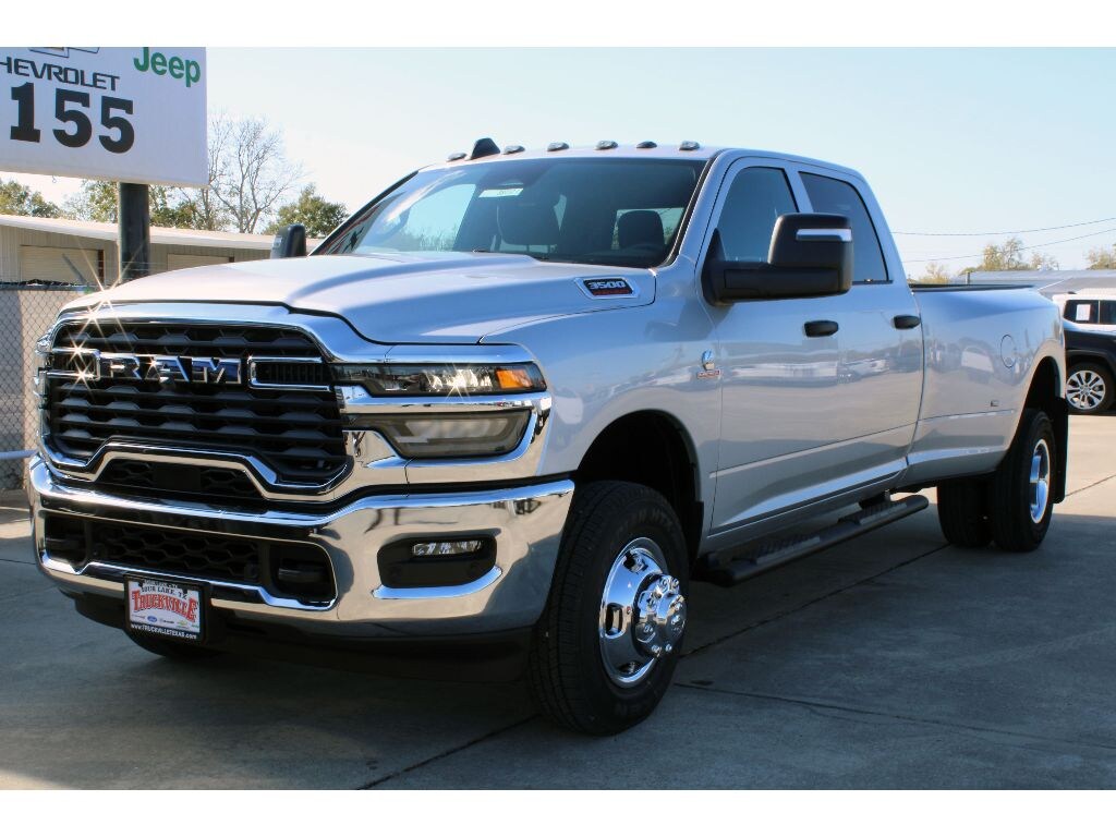 New 2026 Ram 3500 TRADESMAN CREW CAB 4X4 8' BOX Pickup