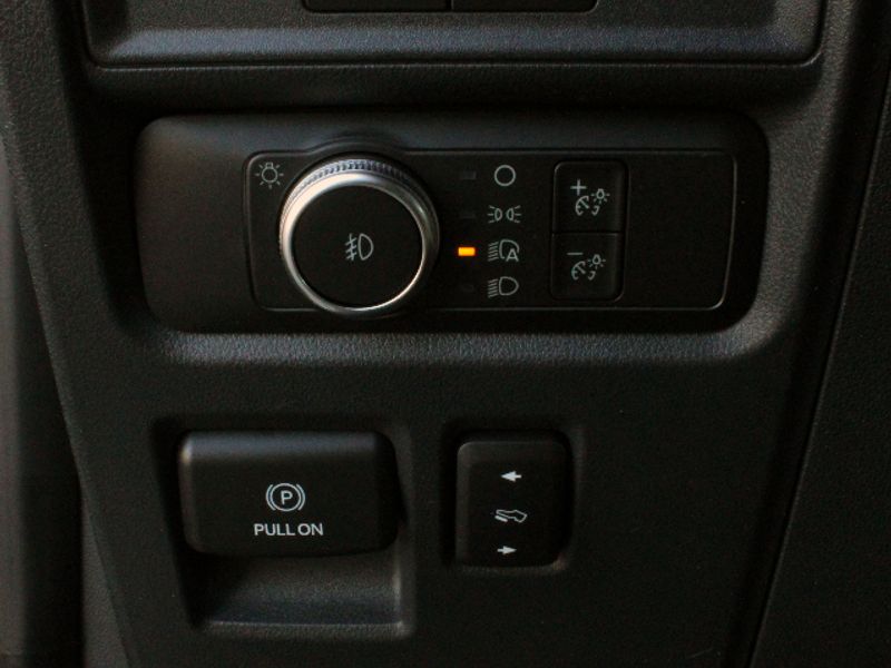 2022 Ford Expedition MAX XLT photo 4