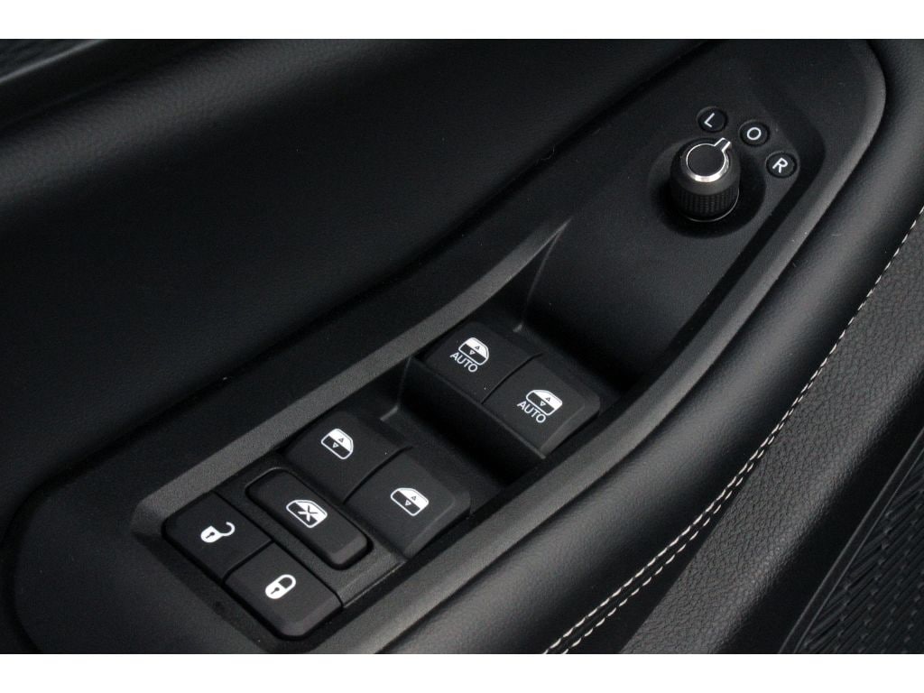 New 2025 Jeep Grand Cherokee L ALTITUDE X 4X2 Sport Utility