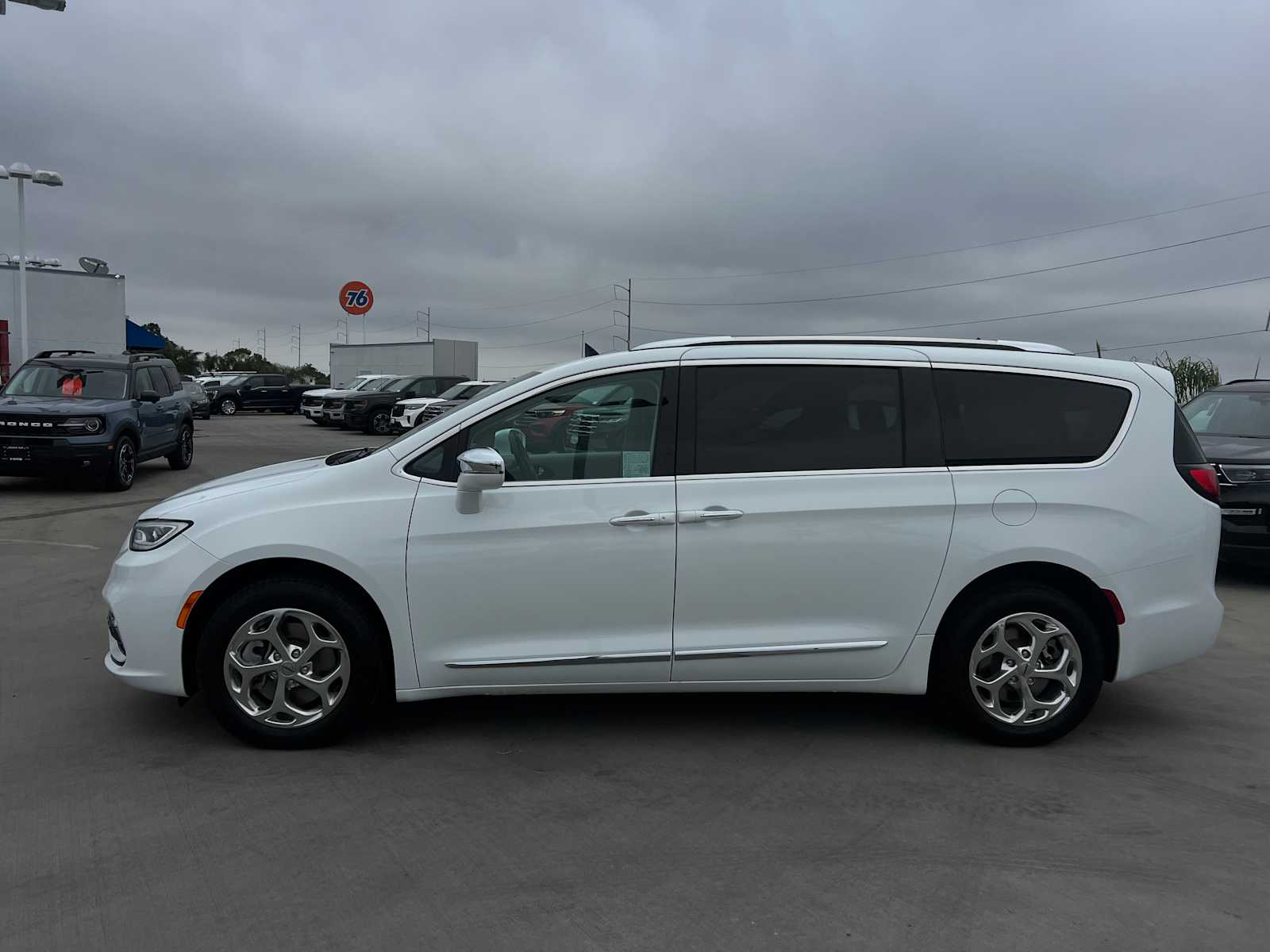 Certified 2021 Chrysler Pacifica Limited with VIN 2C4RC3GG5MR583826 for sale in Hawthorne, CA