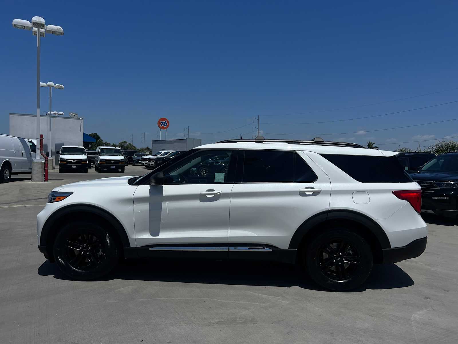Certified 2022 Ford Explorer XLT with VIN 1FMSK7DH4NGB67015 for sale in Hawthorne, CA