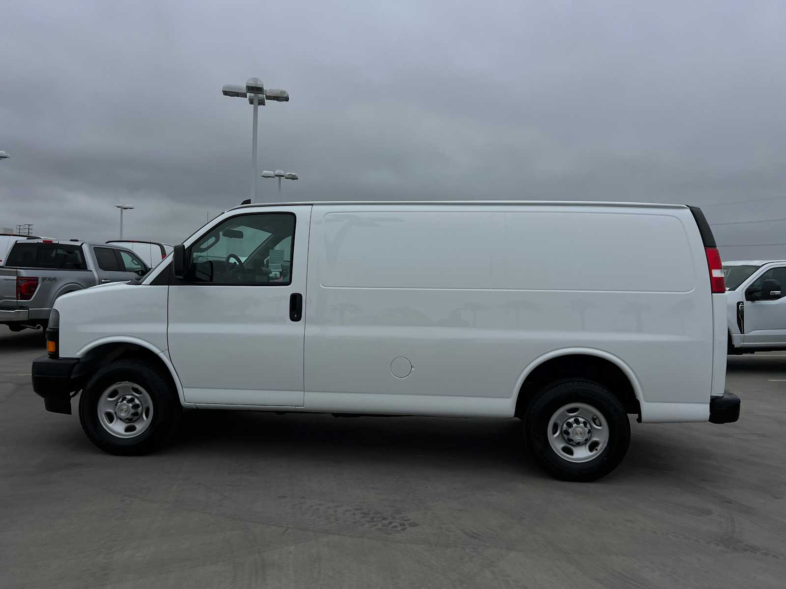 Used 2022 Chevrolet Express Cargo Work Van with VIN 1GCZGGFP2N1165212 for sale in Hawthorne, CA