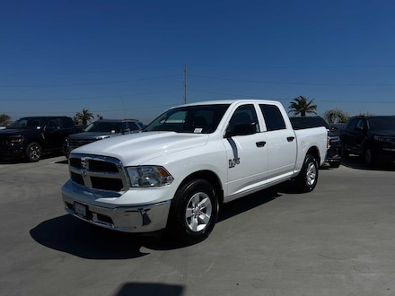 2022 Ram 1500 Classic SLT Truck Crew Cab