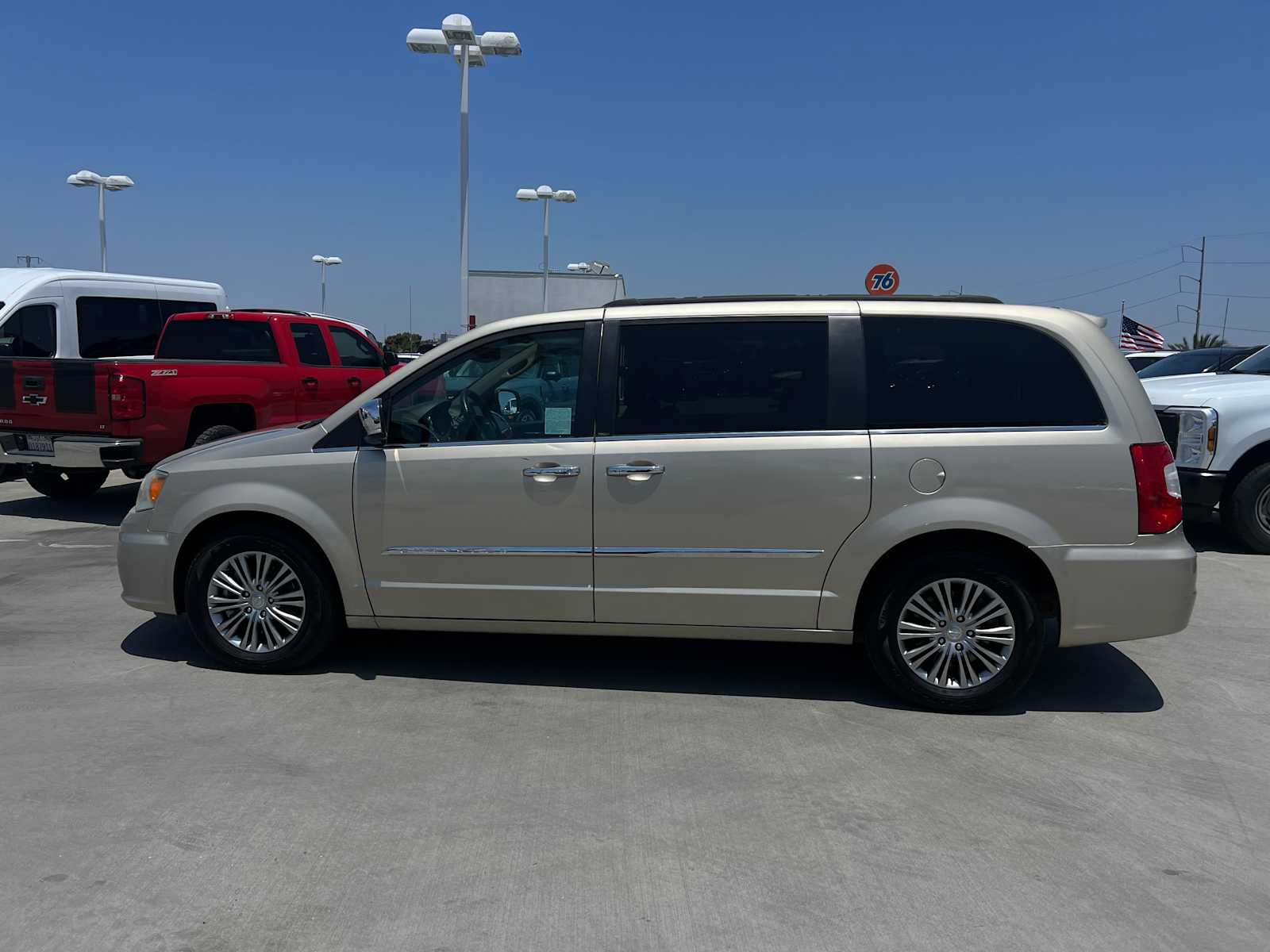 Used 2014 Chrysler Town & Country Touring-L with VIN 2C4RC1CG5ER248755 for sale in Hawthorne, CA