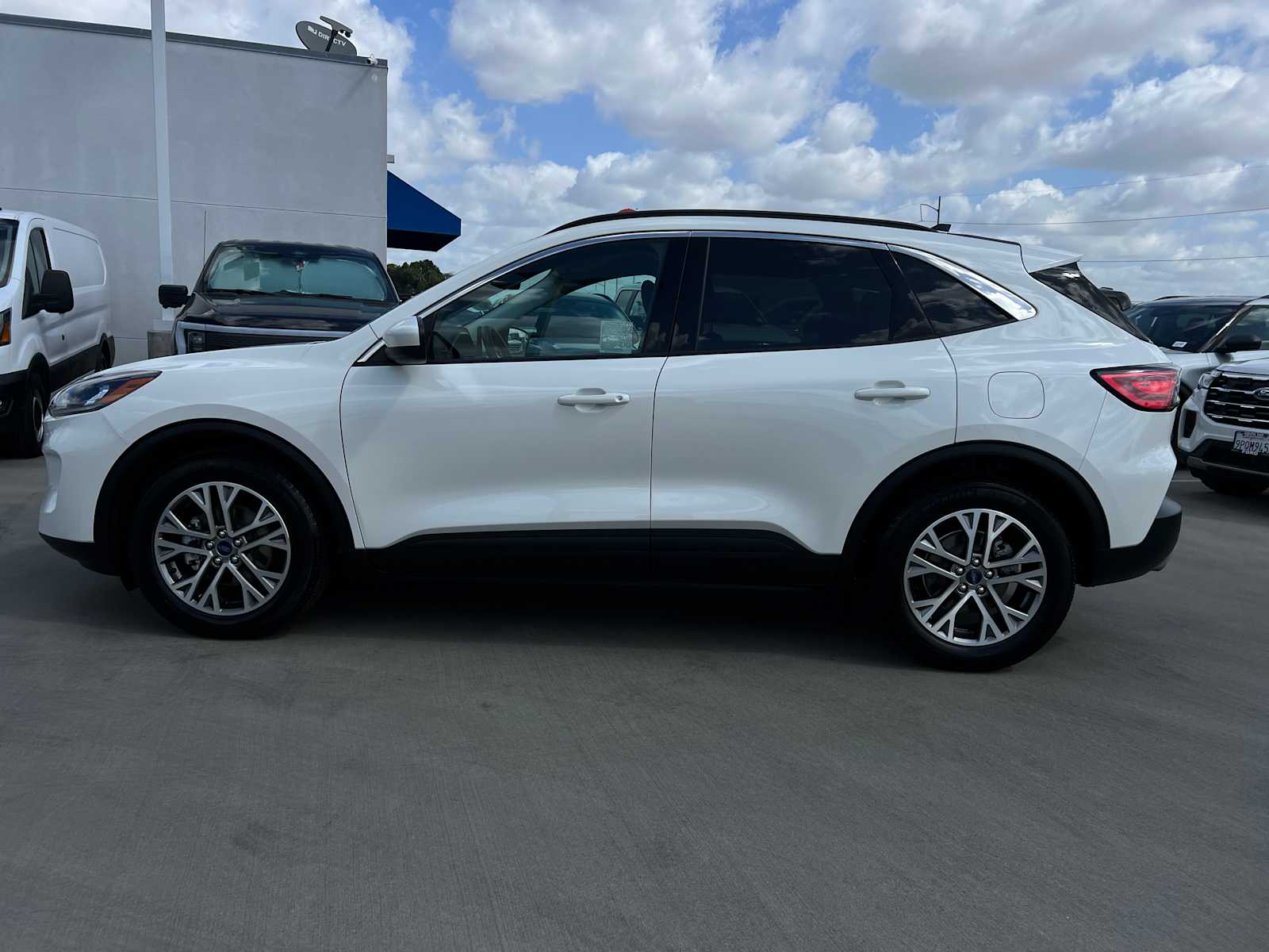 Certified 2022 Ford Escape SEL with VIN 1FMCU0H60NUB86676 for sale in Hawthorne, CA