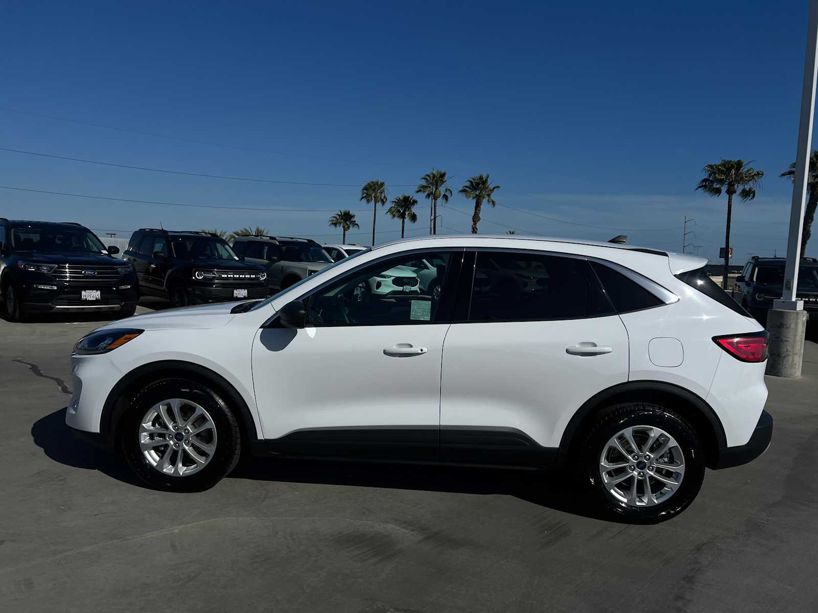 Certified 2022 Ford Escape SE with VIN 1FMCU0BZ1NUB16770 for sale in Hawthorne, CA